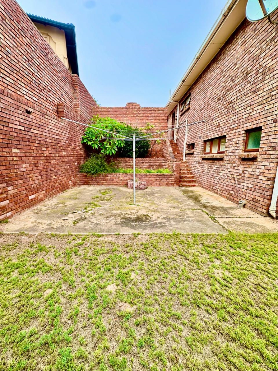 4 Bedroom Property for Sale in Bayview Western Cape
